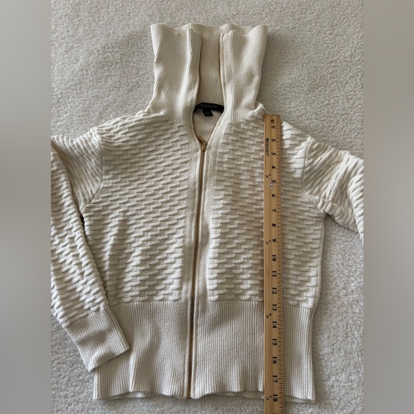 Marc New York Elegant Cream Ribbed Knit Sweater - Picture 7 of 14